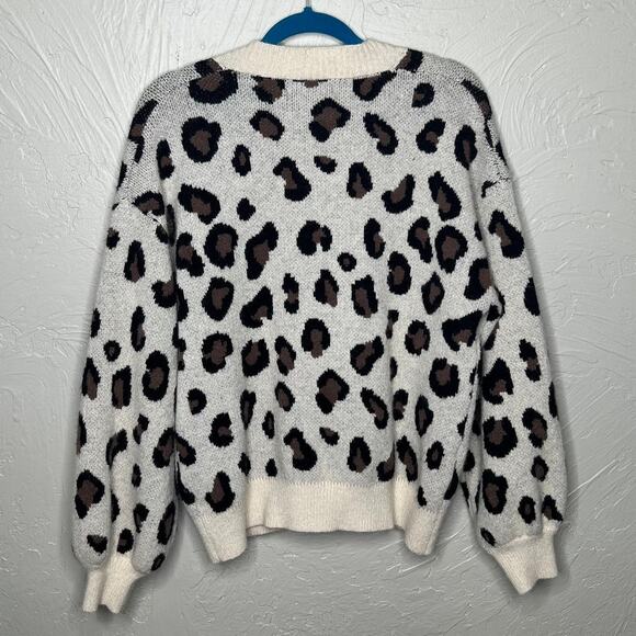 Threaded Leaf Cheetah Print Cardigan Size XL - Picture 2 of 3